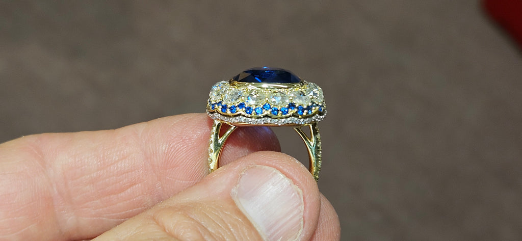 18k Yellow Gold Ring with a 15.56ct Fine Blue Ceylon Sapphire Ring, Plus Rose Cut Diamonds