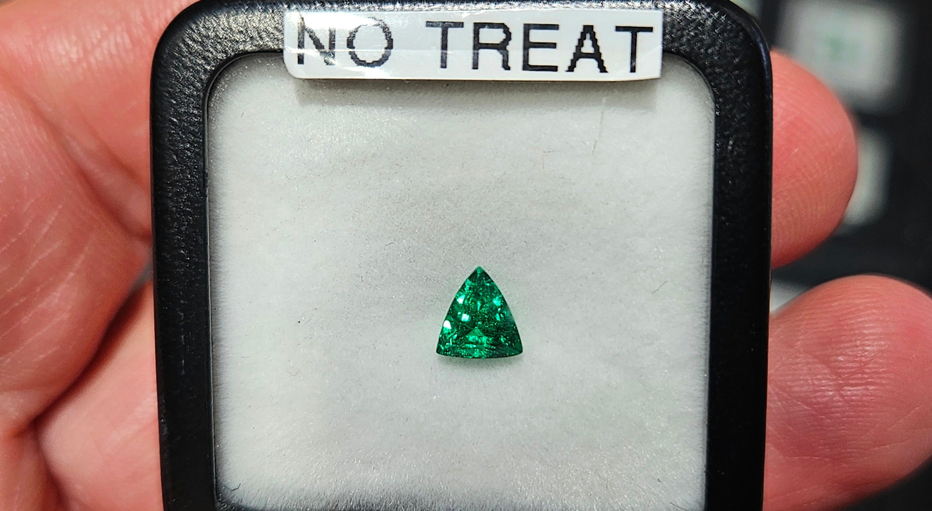 0.70 carat Fine Ethiopian Emerald - GIA Certified No-treatment