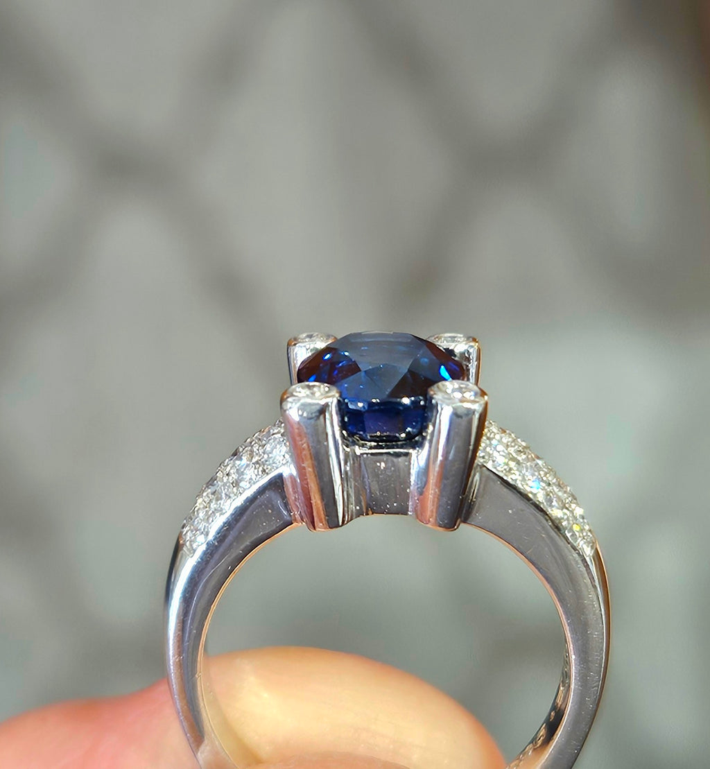 Platinum ring with 2.96ct Cobalt Blue Sapphire Ring with Pavé Diamonds