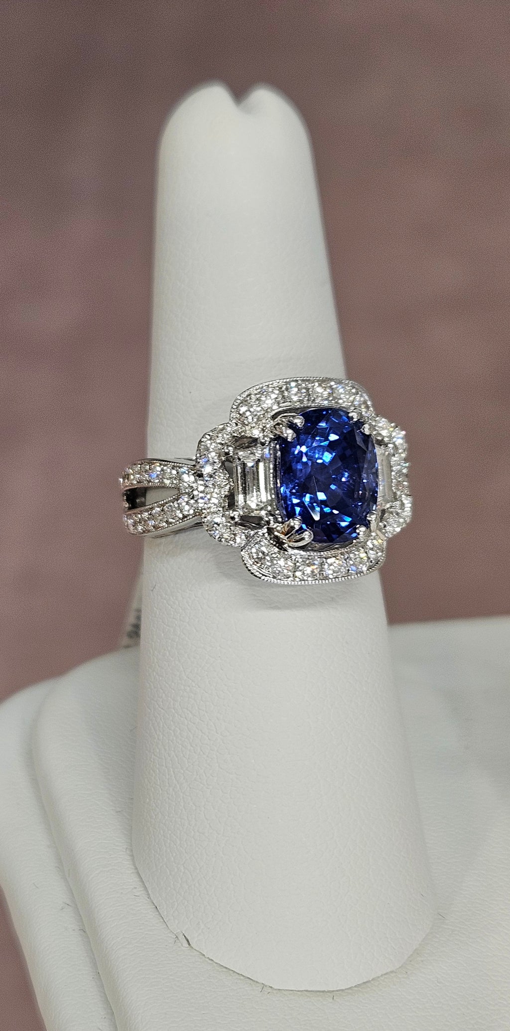 18kw 4.24ct "Denim Jean color" Ceylon sapphire ring with 1.12cts of diamonds