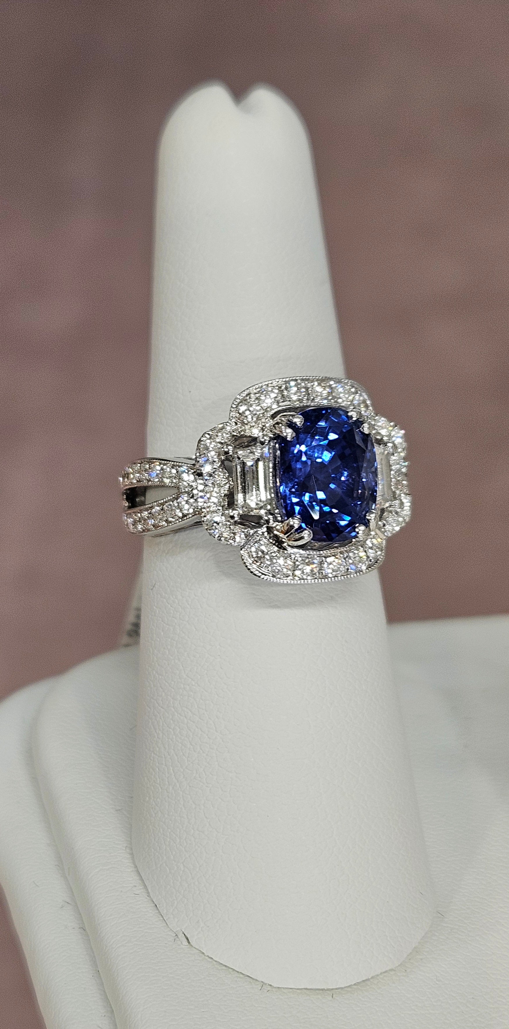 18kw 4.24ct "Denim Jean color" Ceylon sapphire ring with 1.12cts of diamonds