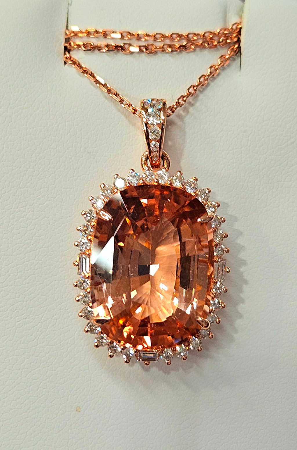 18k rose gold 18.80ct morganite pendant