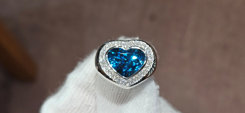 18kw 9.20ct Fine Cambodian Blue Zircon Ring set with Top White VS+ Diamonds