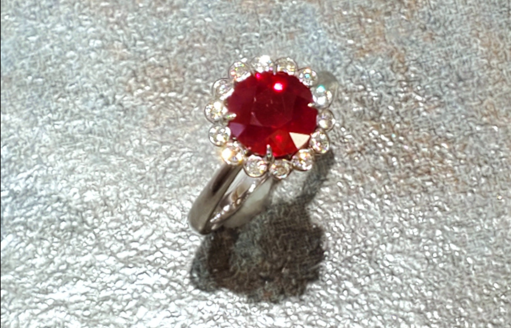 18kw 3.02ct Burma ruby ring