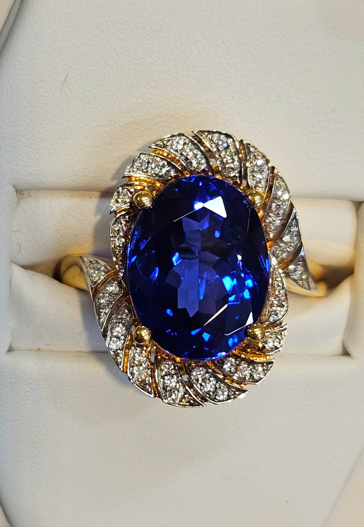 Deep purplish blue gem 6.18ct  Tanzanite ring 2-tone white and yellow 18k