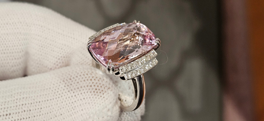 11.45ct Untreated natural pink Morganite from Nigeria set in 18kw