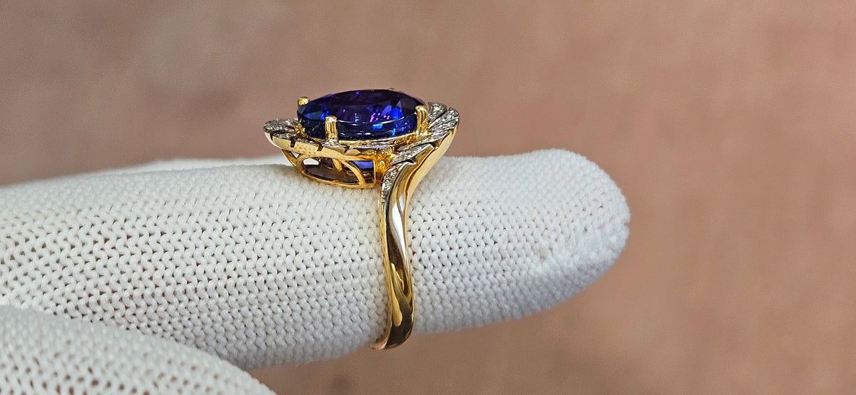 Deep purplish blue gem 6.18ct  Tanzanite ring 2-tone white and yellow 18k