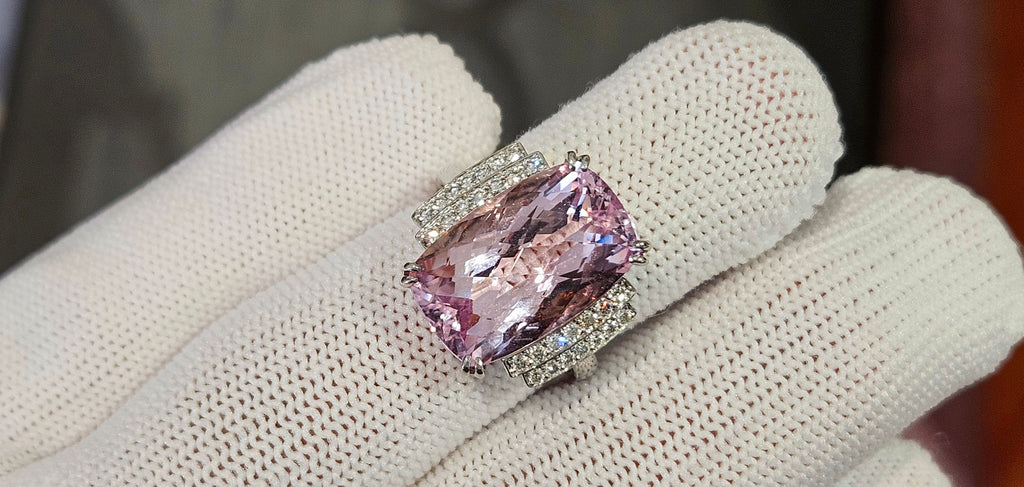 11.45ct Untreated natural pink Morganite from Nigeria set in 18kw